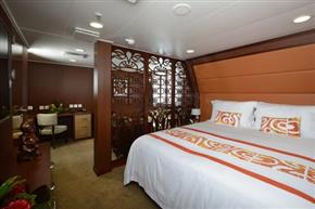 Aranui_Cruises_Royal_Suite_Balcony_01